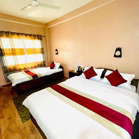 Hotel Tree Tops Sauraha Exterior foto